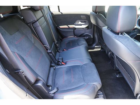 Used 2024 Mercedes-Benz EQB 300 4MATIC image 16