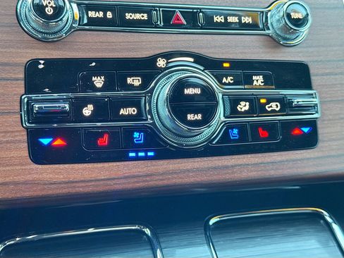 Used 2024 Lincoln Aviator Reserve w/ Equipment Group 201A image 16