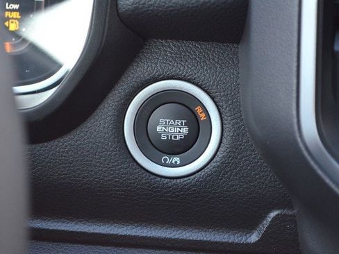 New 2026 RAM 1500 4x4 Crew Cab image 24