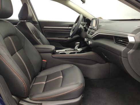 Used 2024 Nissan Altima 2.5 SR FWD image 21