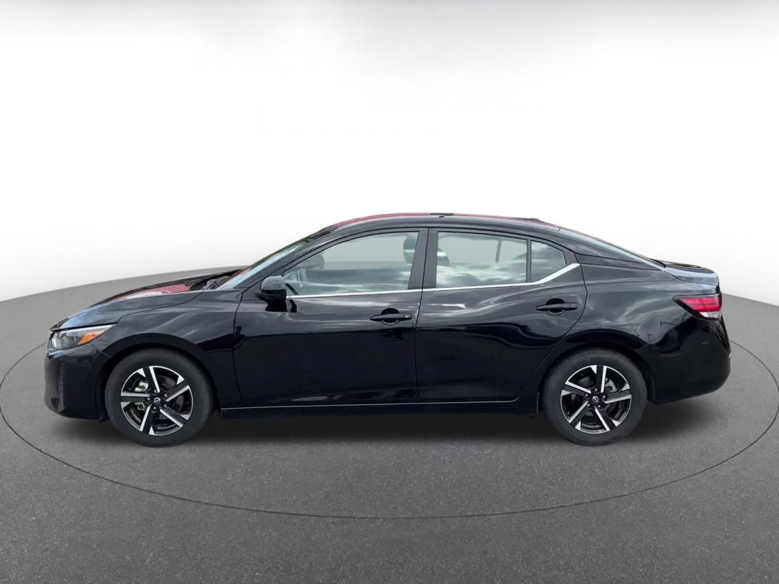 Used 2025 Nissan Sentra SV FWD image 8
