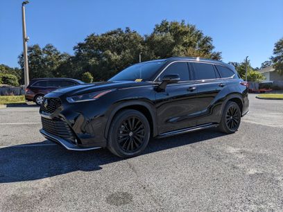 Used 2023 Toyota Highlander XSE