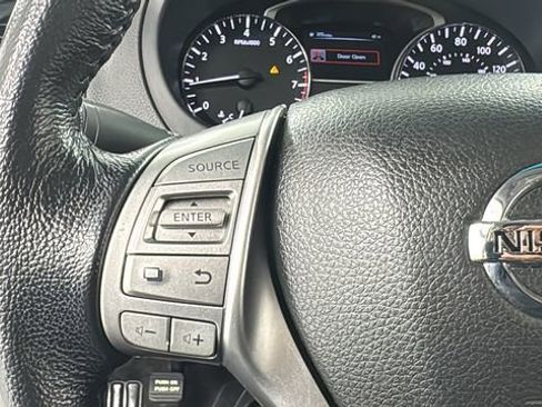 Used 2014 Nissan Altima 2.5 SV image 19