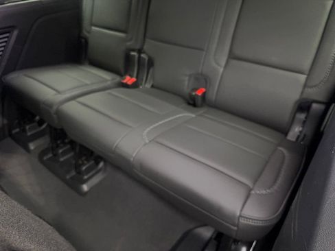 Used 2024 GMC Yukon Denali AWD/4WD image 40