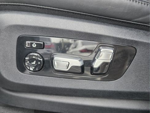 Certified 2025 BMW X7 M60i AWD/4WD image 23