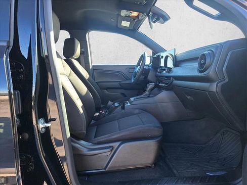 Used 2024 Chevrolet Colorado W/T image 19