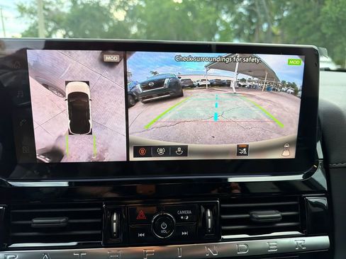 New 2026 Nissan Pathfinder SL FWD image 25