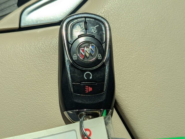 Used 2020 Buick Envision Essence FWD image 33