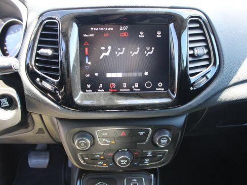 Used 2018 Jeep Compass Limited w/ Safe & Security Group AWD/4WD image 23