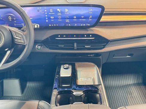 New 2025 Buick Enclave Preferred w/ LPO, Floor Liner Package image 28