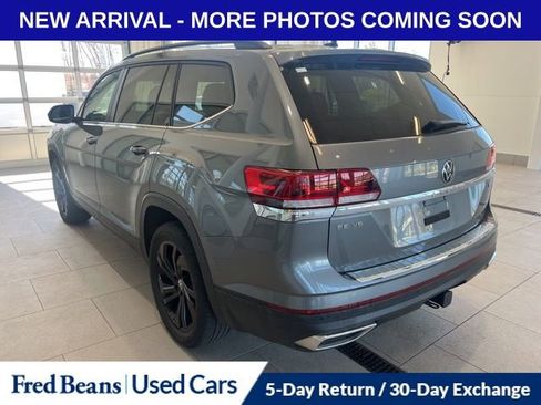 Used 2023 Volkswagen Atlas SE w/ Black Wheel Package image 3