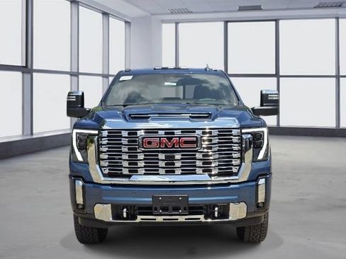 New 2026 GMC Sierra 2500 Denali w/ Denali Reserve Package AWD/4WD image 2