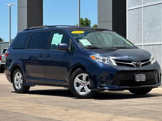 Certified 2018 Toyota Sienna LE w/ Carpet Mat Package FWD video 2