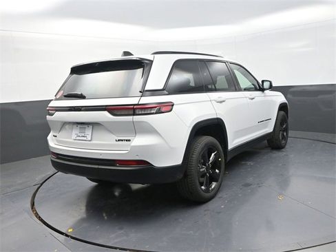 New 2025 Jeep Grand Cherokee Limited image 7