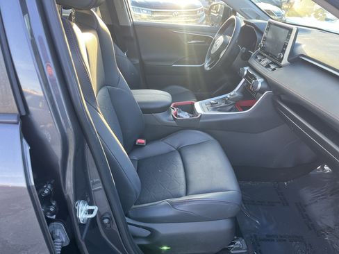 Certified 2022 Toyota RAV4 TRD Off-Road image 19