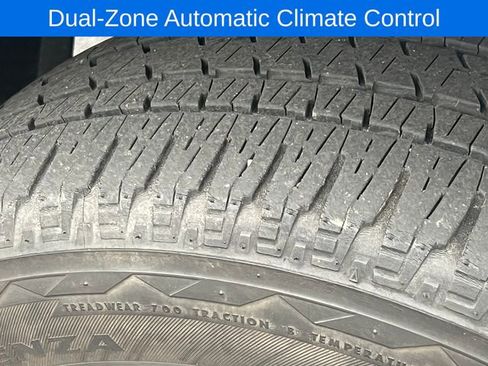 Used 2011 Chevrolet Avalanche LTZ image 11