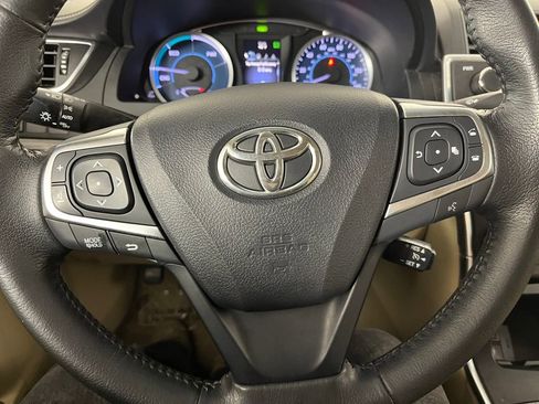 Used 2016 Toyota Camry LE image 23