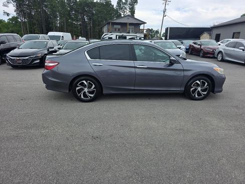 Used 2017 Honda Accord LX image 4