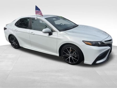 Used 2023 Toyota Camry SE image 26