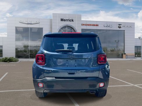 Used 2021 Jeep Renegade Latitude w/ Sun & Sound Group AWD/4WD image 7