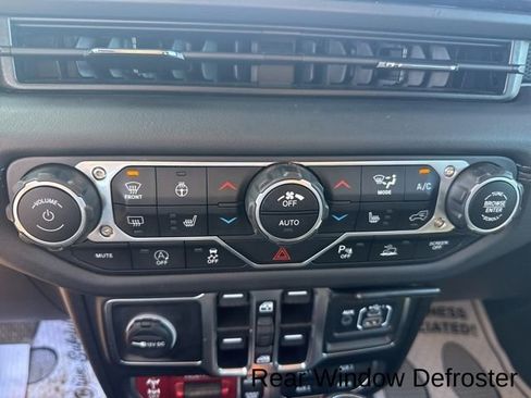 Used 2025 Jeep Gladiator Rubicon w/ Safety Group image 28