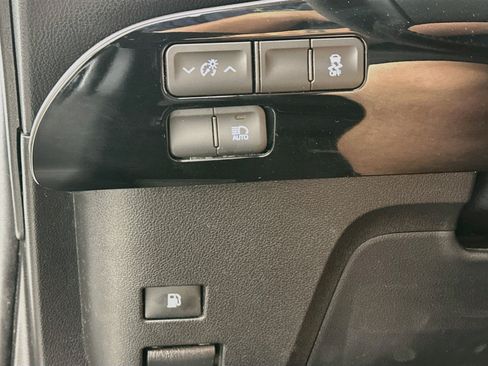 Used 2017 Toyota Prius Three w/ Carpet Mat Package FWD image 16