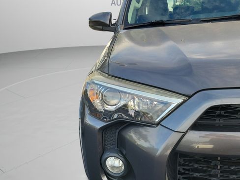 Used 2017 Toyota 4Runner SR5 RWD image 14