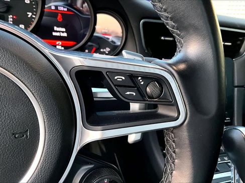 Used 2018 Porsche 911 Carrera image 26