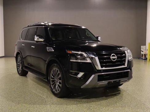 Used 2024 Nissan Armada Platinum w/ Captain's Chairs Package RWD image 1
