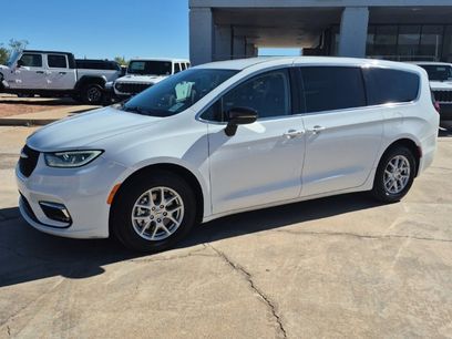 Used 2024 Chrysler Pacifica Touring-L