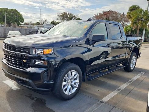 Used 2022 Chevrolet Silverado 1500 Custom w/ LPO, Dark Essentials Package RWD image 2