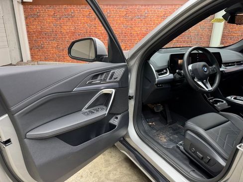 Certified 2025 BMW X1 xDrive28i w/ Premium Package image 9