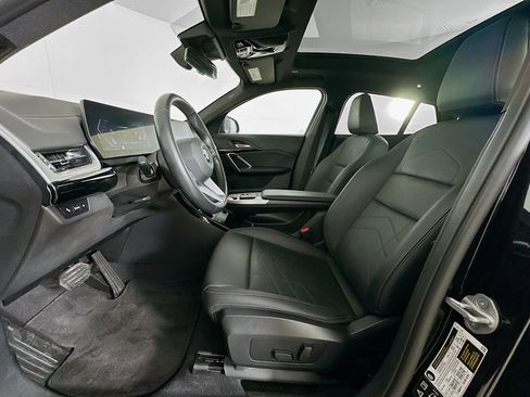 Used 2025 BMW X2 xDrive28i image 13