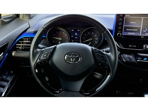 Used 2021 Toyota C-HR XLE image 16