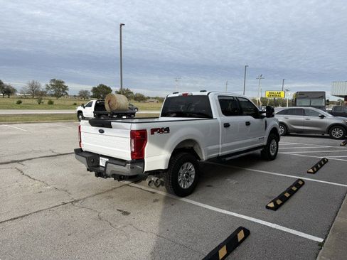 Used 2022 Ford F250 XLT w/ FX4 Off-Road Package image 2