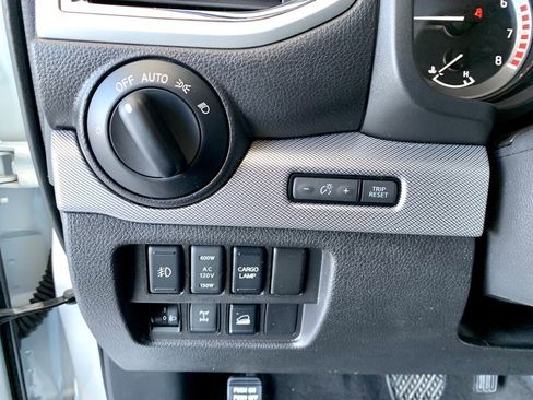 Used 2018 Nissan Titan PRO-4X w/ Pro-4x Utility Package image 28