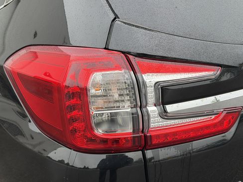 Used 2023 Subaru Ascent Premium w/ Convenience Package AWD/4WD image 26