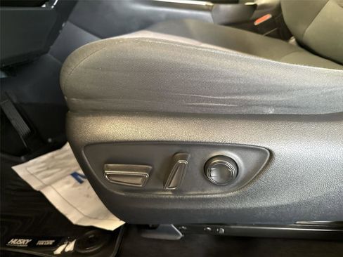 Used 2019 Toyota RAV4 XLE w/ Convenience Package image 14