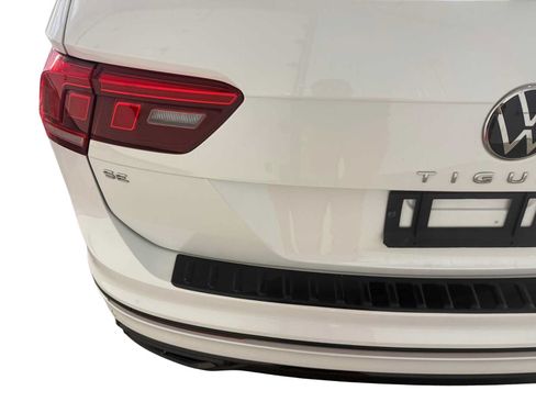 Certified 2023 Volkswagen Tiguan SE R-Line AWD/4WD image 17
