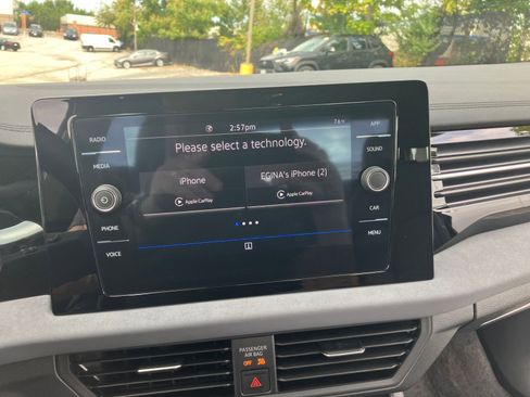 Used 2025 Volkswagen Jetta SE image 18