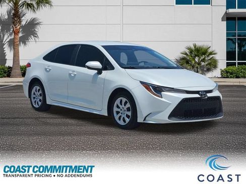 Used 2022 Toyota Corolla LE FWD image 3