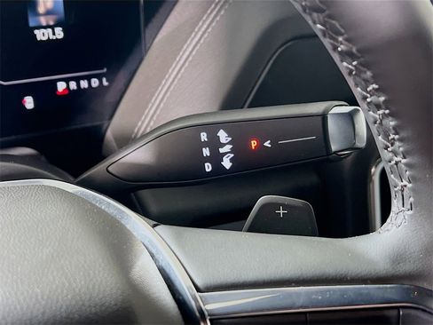 Used 2025 GMC Yukon XL Denali image 16