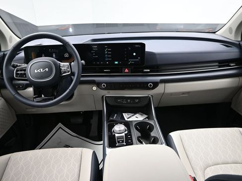 New 2026 Kia Carnival EX FWD image 32