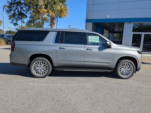 New 2026 Chevrolet Suburban LS image 3