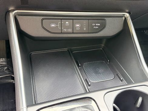 Used 2025 Kia Carnival SX Prestige FWD image 24