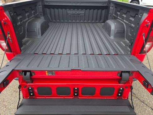 New 2026 GMC Sierra 1500 SLE AWD/4WD image 21