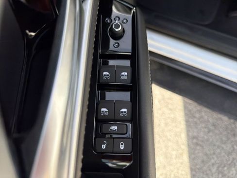 New 2026 Jeep Grand Wagoneer Limited w/ HD Trailer Tow Package image 25