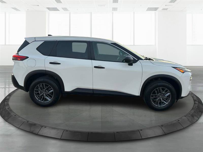 Used 2023 Nissan Rogue S FWD image 6