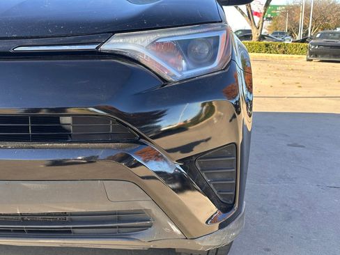 Used 2017 Toyota RAV4 LE image 8