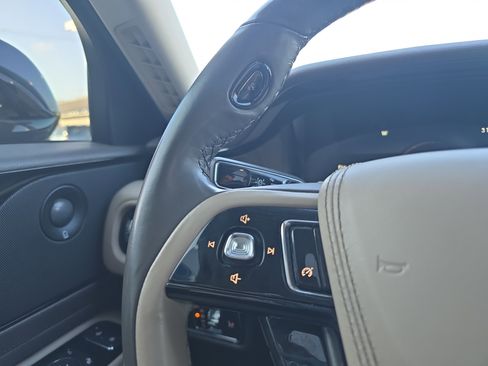 Used 2022 Lincoln Aviator Reserve w/ Elements Package Plus image 23